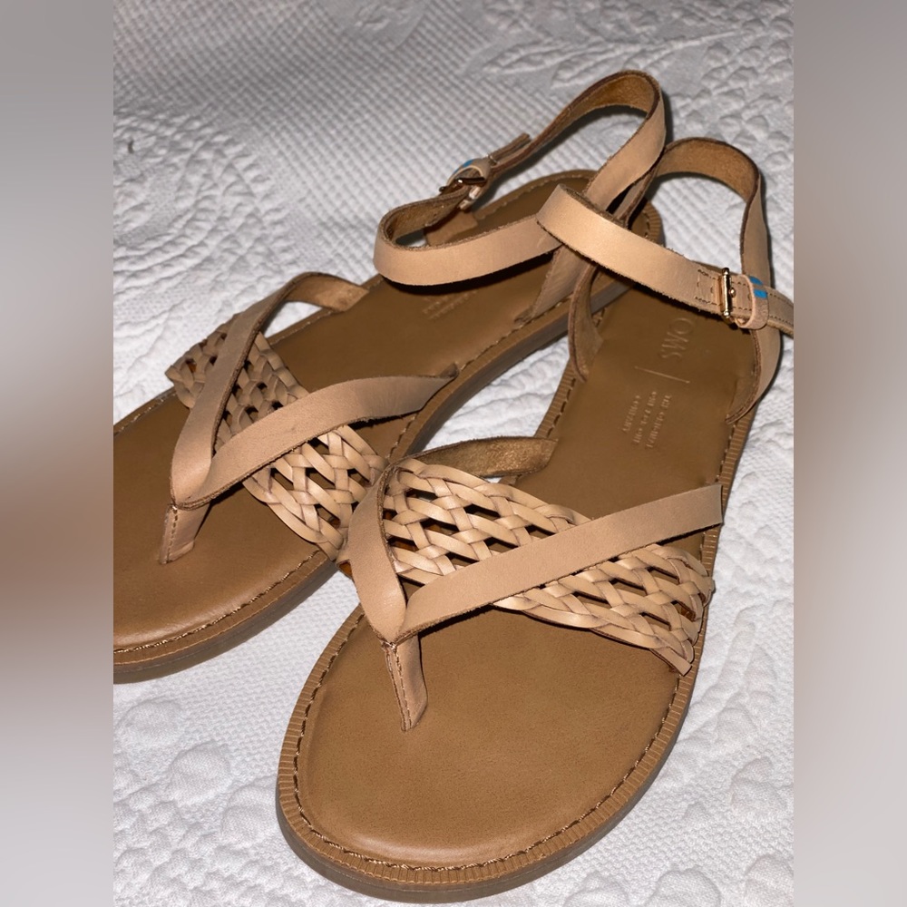 TOMS LEXIE LEATHER SANDAL 6.5